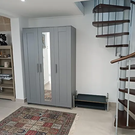 La Piazzetta דירה